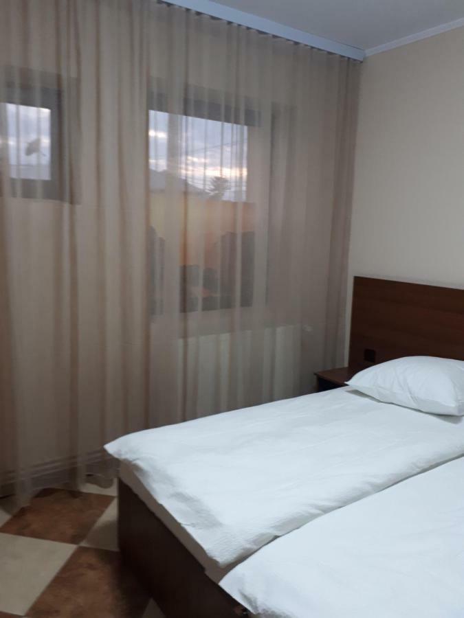 Apartmán Victoria 1 Câmpina Exteriér fotografie