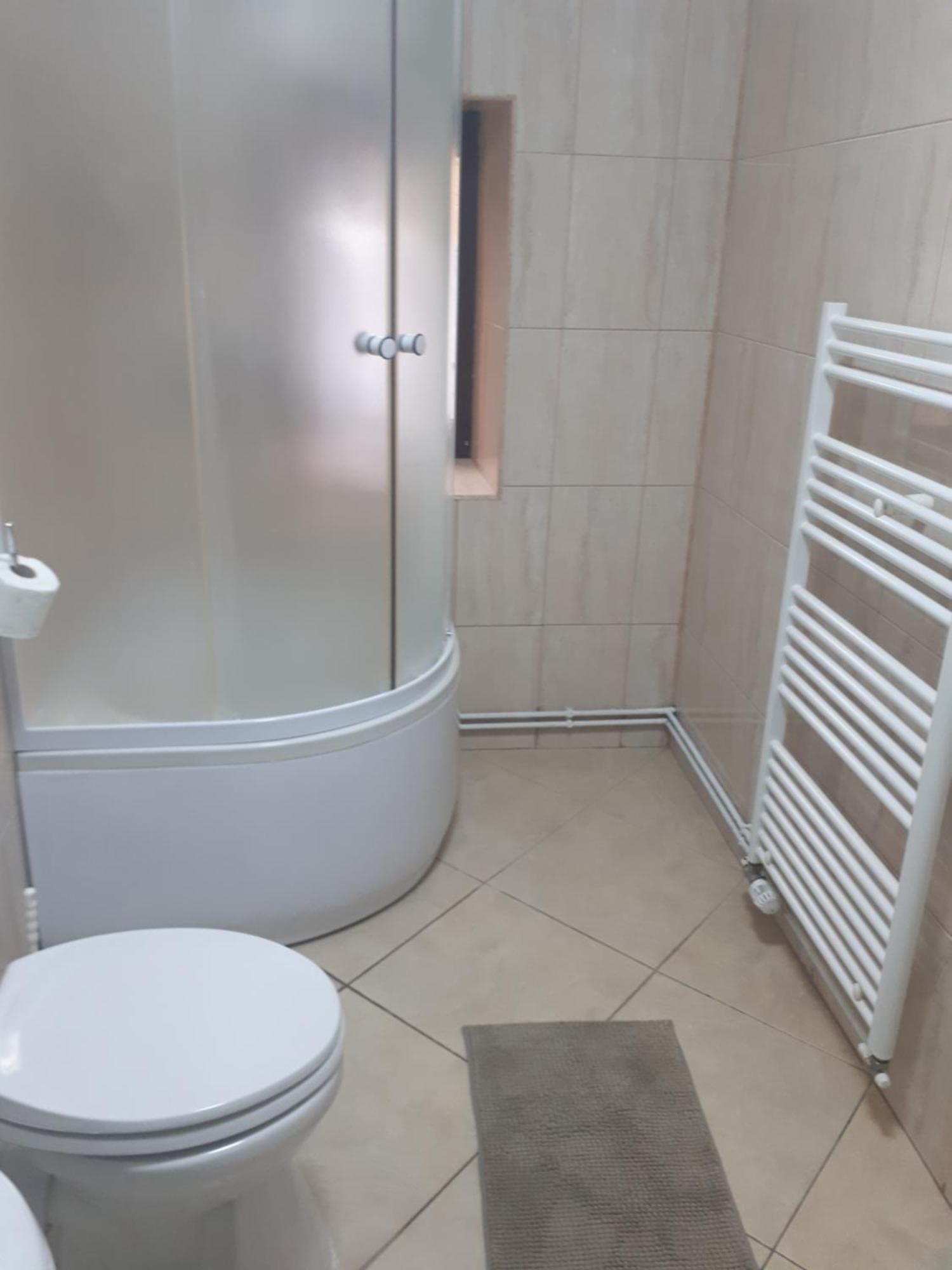 Apartmán Victoria 1 Câmpina Exteriér fotografie