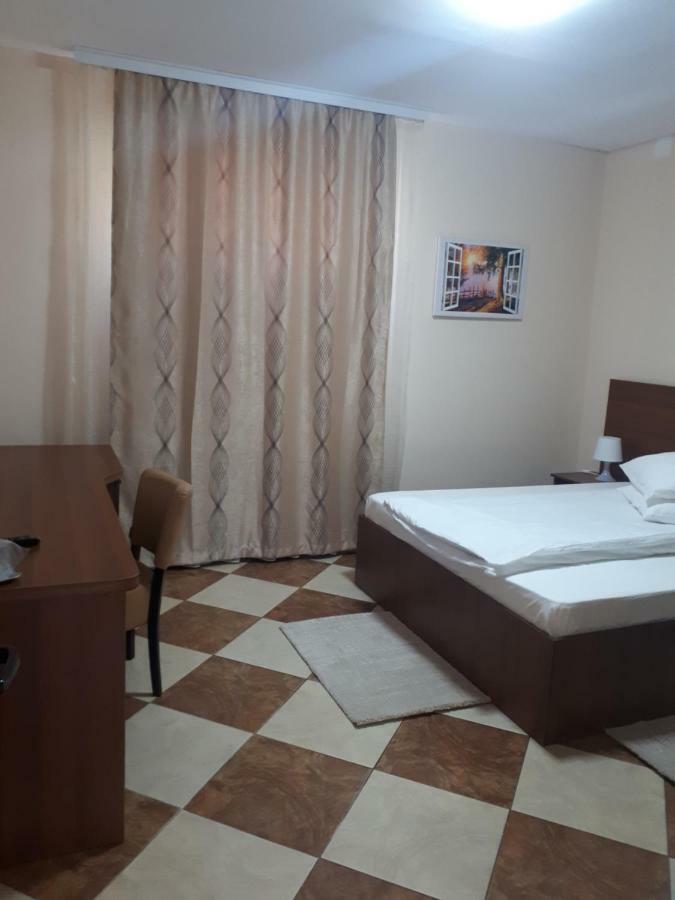 Apartmán Victoria 1 Câmpina Exteriér fotografie